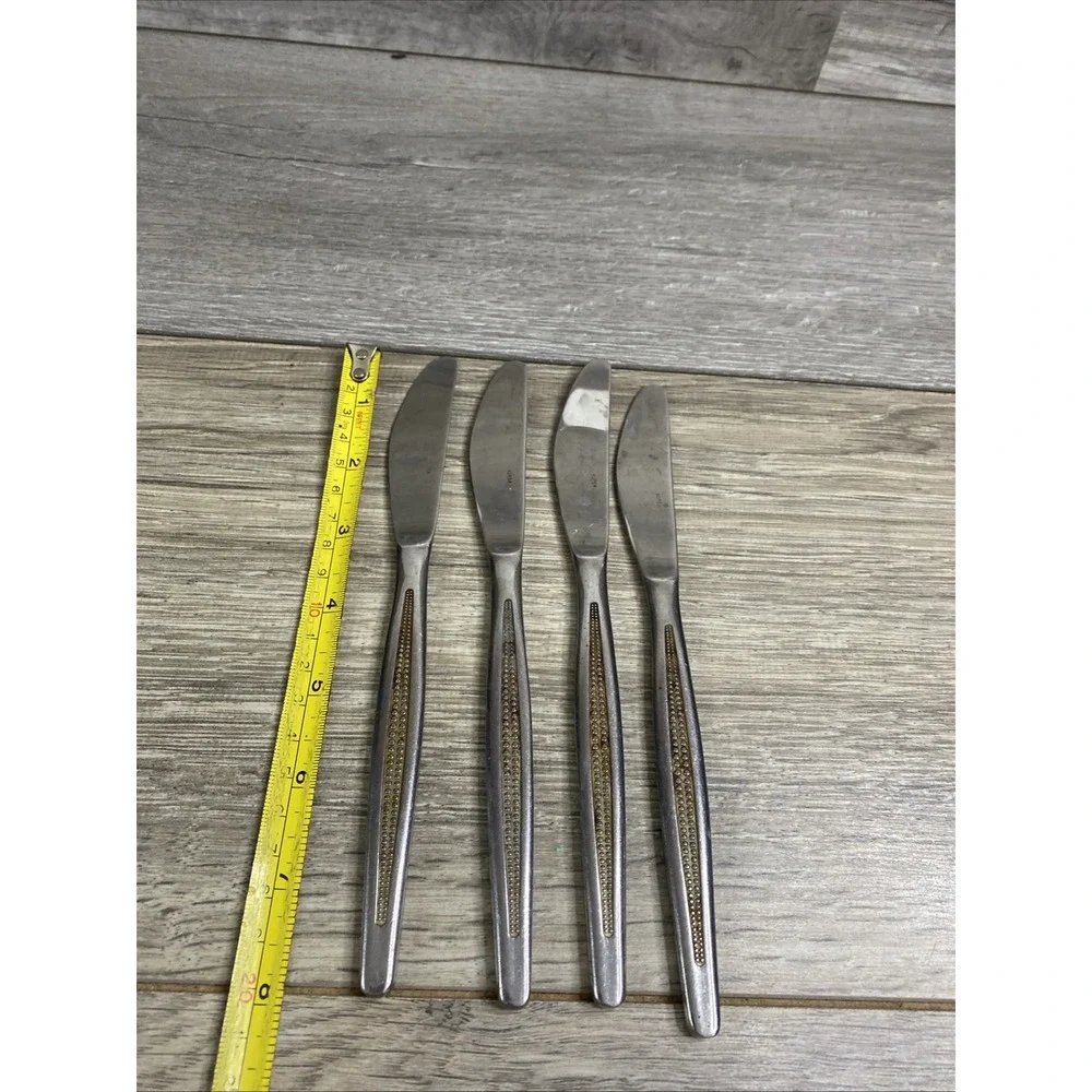 4 Vintage Stainless Korea Flatware Dotted Accent Knives‎